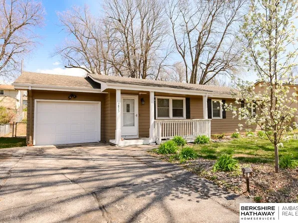 6825 N 64th St, Omaha, NE 68152