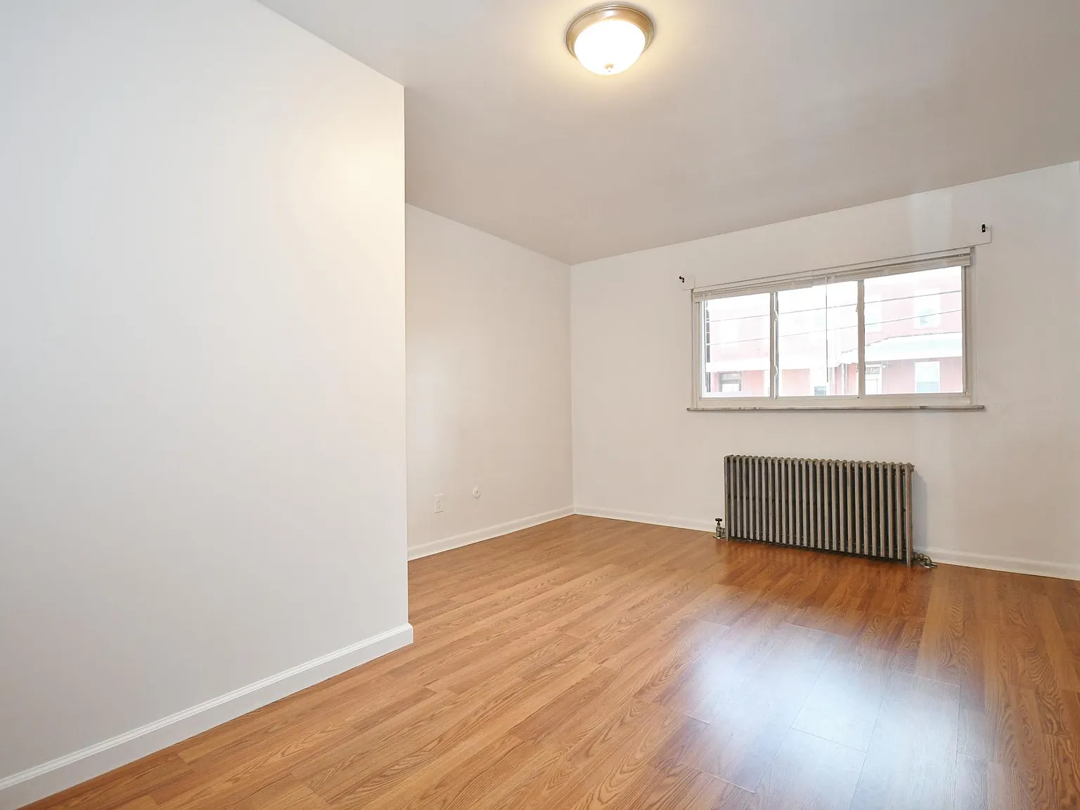 6 bed, $6,300 — Photo 2