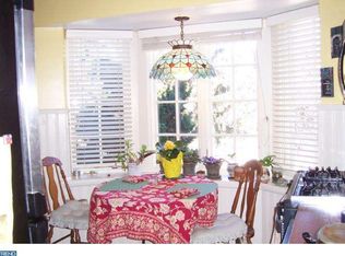 16 Valley Dell Blvd, Phoenixville, PA 19460