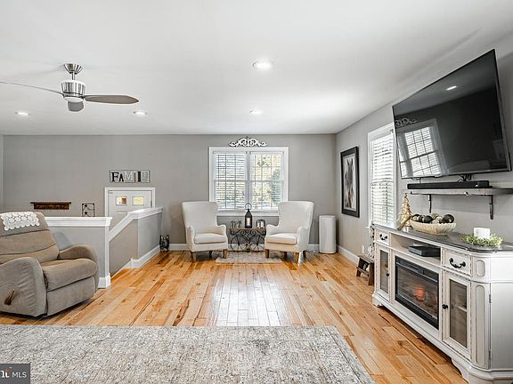 5th image of 401 Marshall Rd