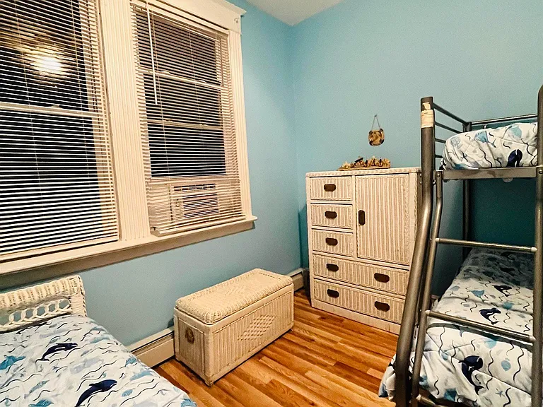 122 Dewey Pl — Photo 14