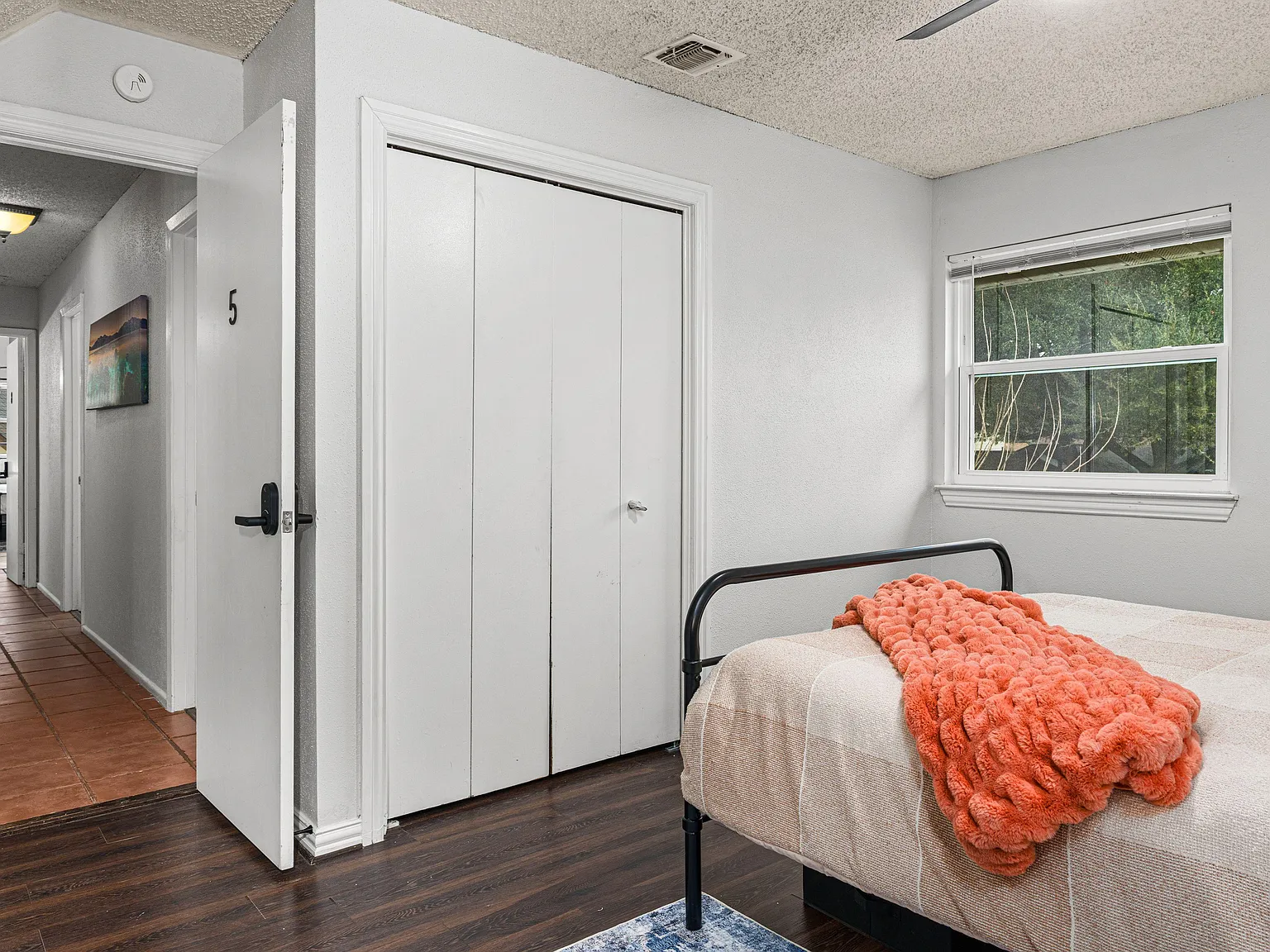 4 bed, 4.0 bath, 2175 sqft, $793 — Photo 2