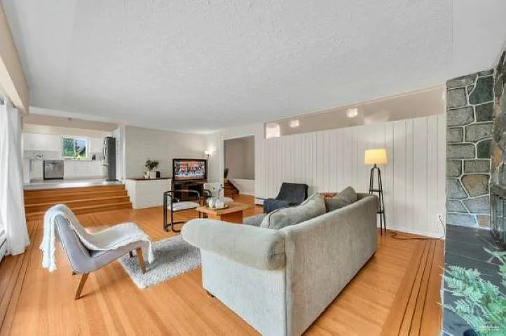 5 bed, 3320 sqft, $7,500 — Photo 3