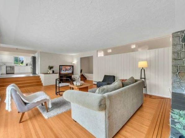 5 bedroom rental in West Vancouver — photo 3