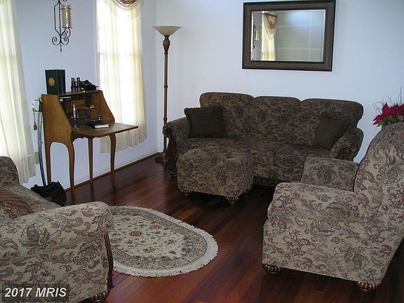 5th image of 1369 Lindsay Ln