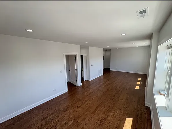 3759 N Kimball Ave #Basement, Chicago, IL 60618