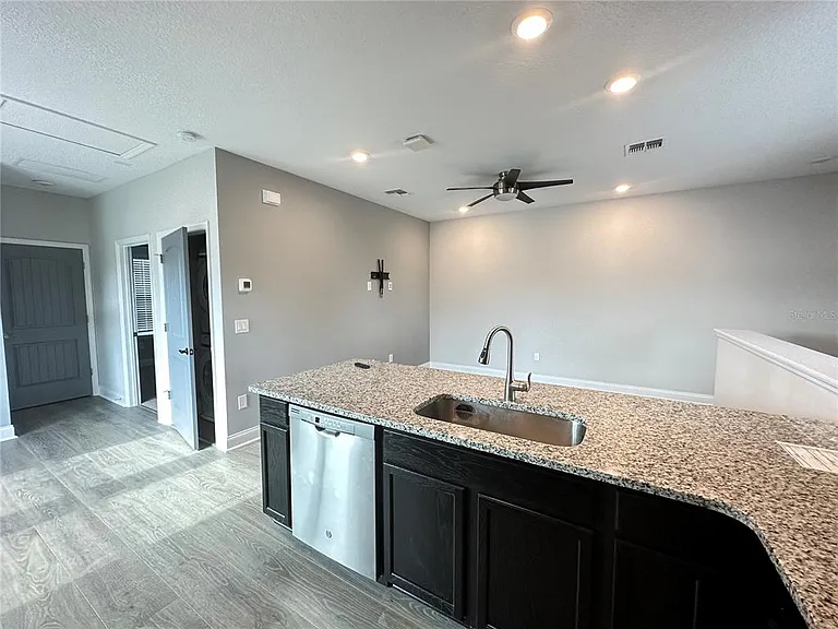 14685 Englert Aly — Photo 7