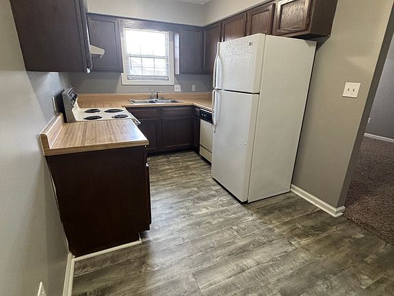 3rd image of 1717 Patrick Way #39