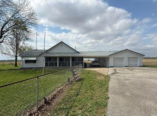 8141 N State Rd #67, Edwardsport, IN 47528