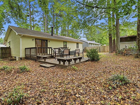 5th image of 817 Wyldewood Rd