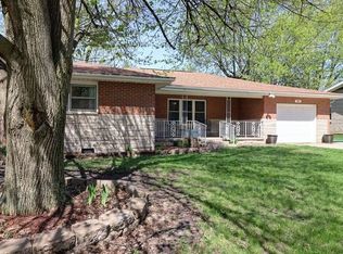 20 Lane Dr, Paxton, IL 60957