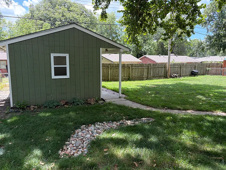 5929 Cullen Dr — Photo 4