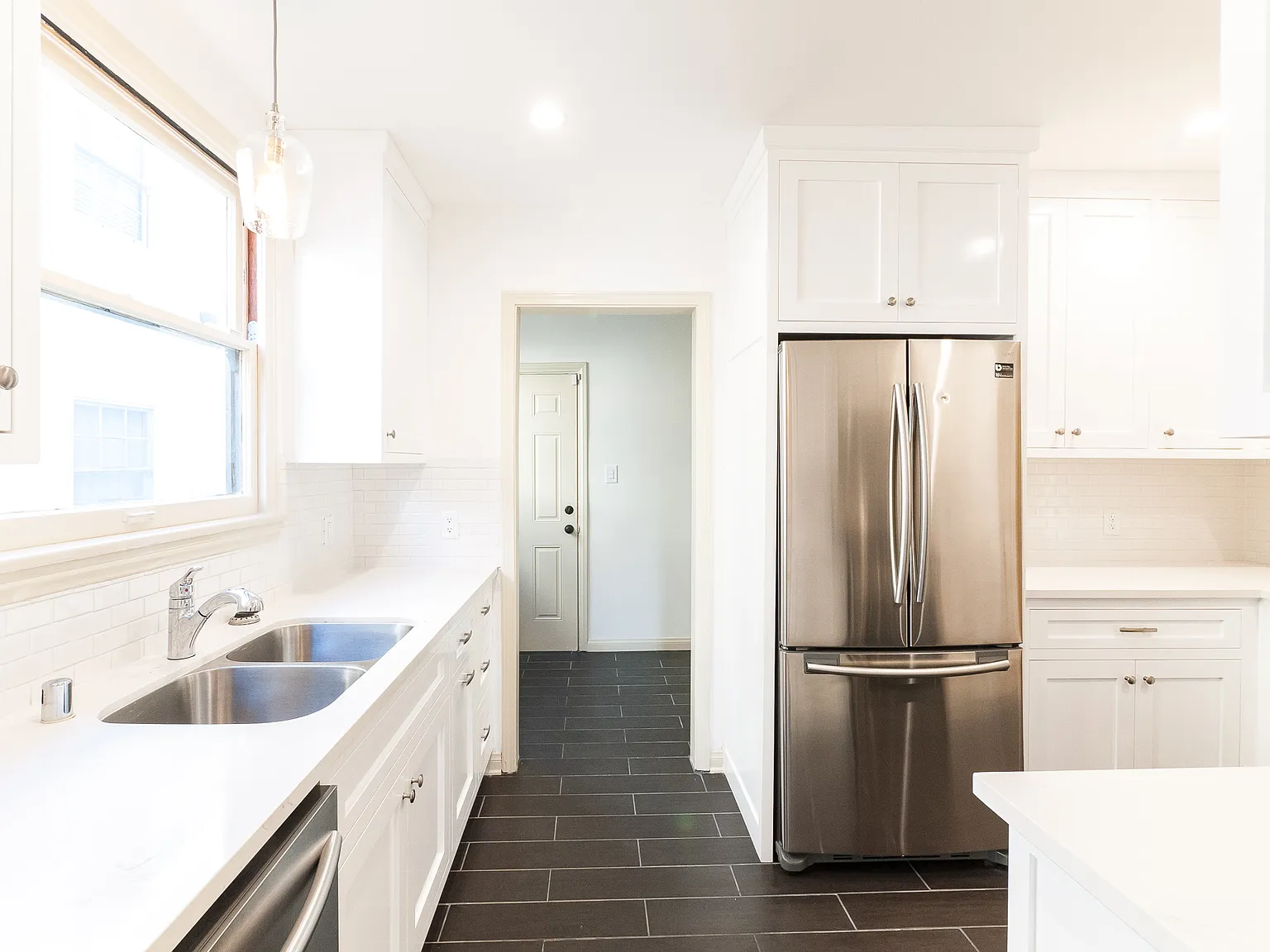 Glorious 3 Bed / 2 Bath Duplex | French Windows, Fireplace + 2-Car Garage — Photo 3