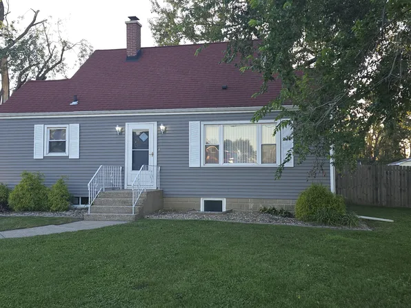 1313 N Main St, Crown Point, IN 46307