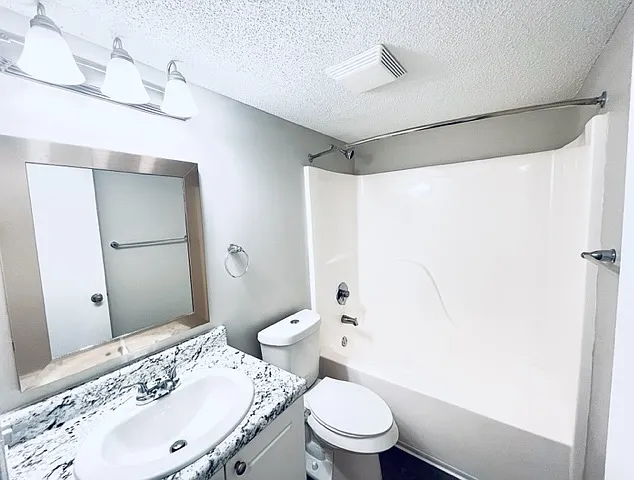 201 Notting Hill Cir #1-205 — Photo 3