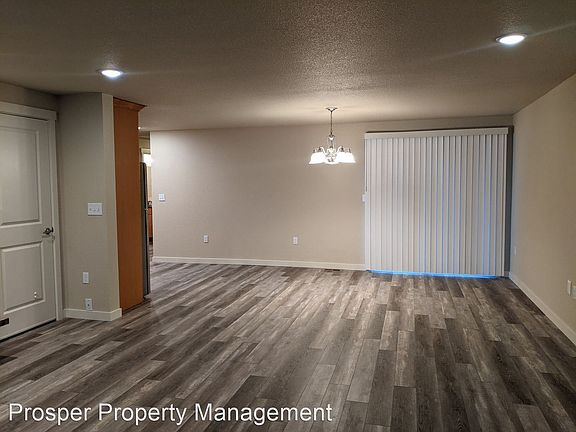 4th image of 14202 107th Avenue Ct E #14202