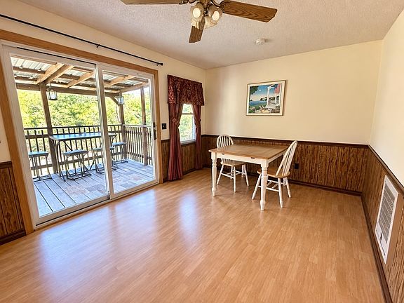 4th image of 305 3rd Ave S