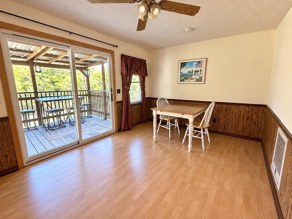 4th image of 305 3rd Ave S