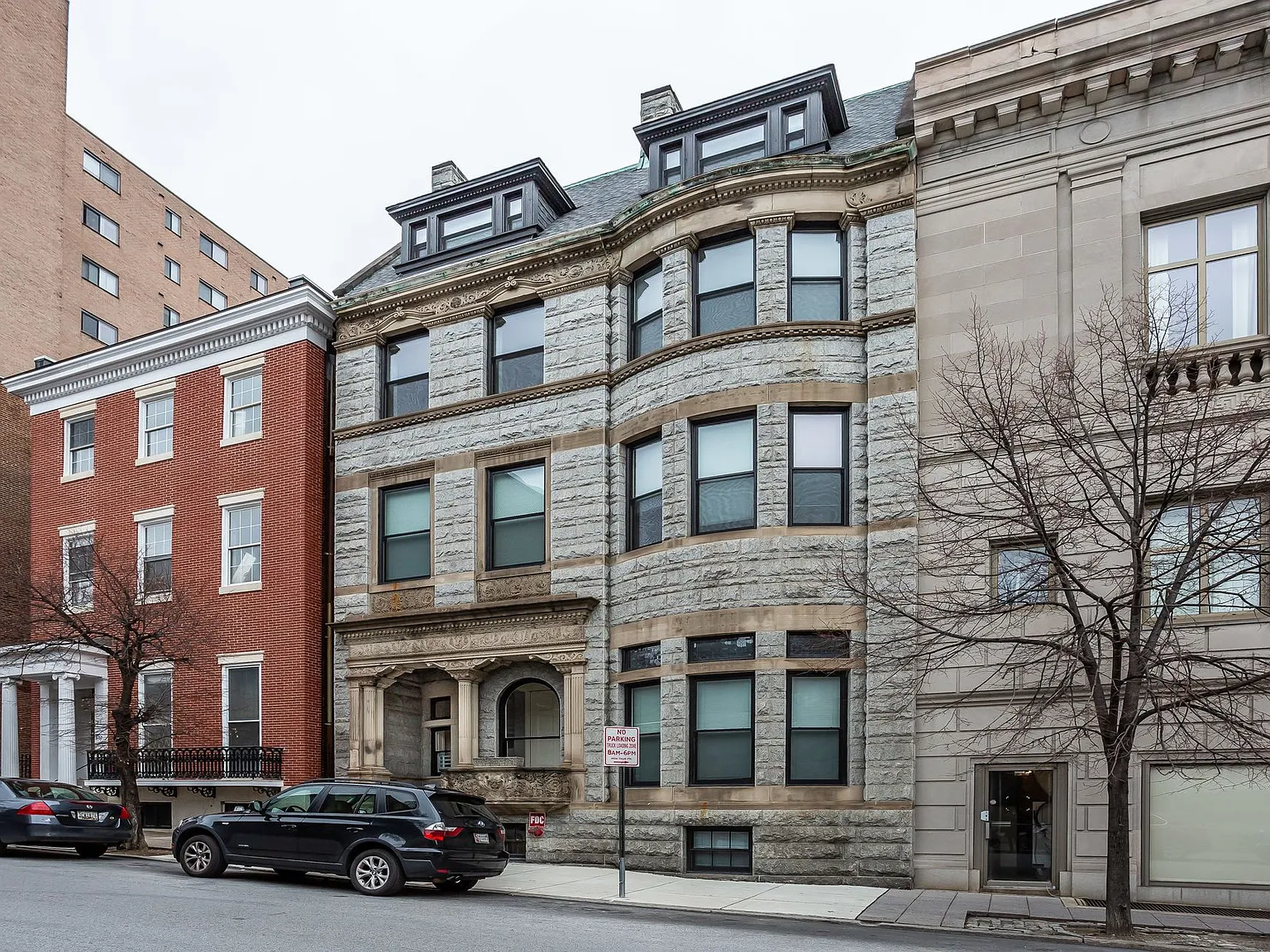 For Rent: Downtown Elegance at 605 Park Ave Your Urban Haven Awaits! — Photo 2