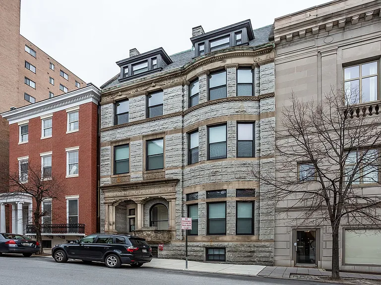 For Rent: Downtown Elegance at 605 Park Ave Your Urban Haven Awaits! — Photo 2