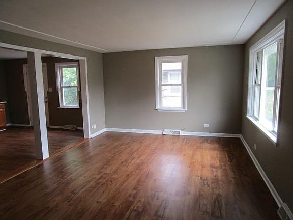 3rd image of 720 E 160th St