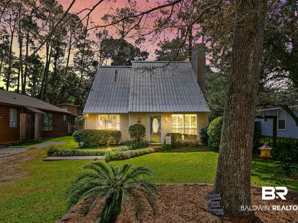 809 E 23rd Ave, Gulf Shores, AL 36542