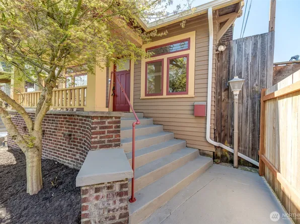 4429 4th Avenue NE, Seattle, WA 98105