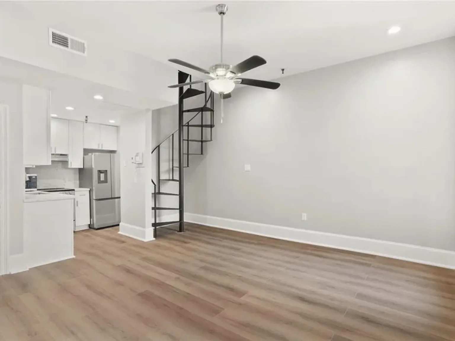 1 bed, 700 sqft, $1,450 — Photo 2