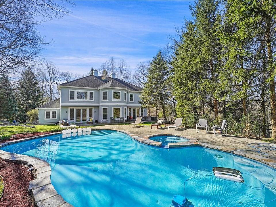 1st image of 24 Manor Pond Lane