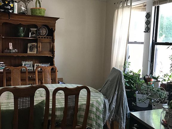 2nd image of 2660 W Winnemac Ave