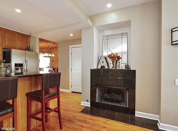 4th image of 4236 N Ashland Ave #2