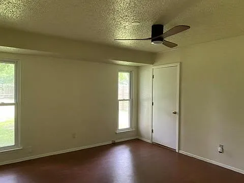 411 Buckboard Blvd — Photo 7