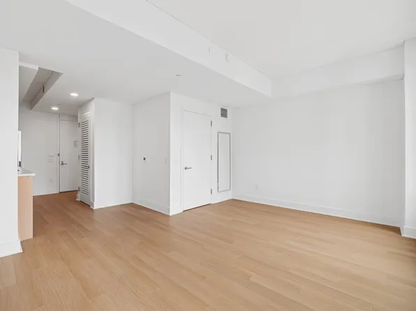 499 President Street image 4 of 28