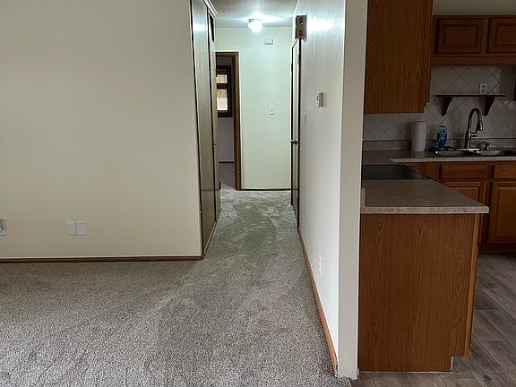 5th image of 4082 W Broadway Ave