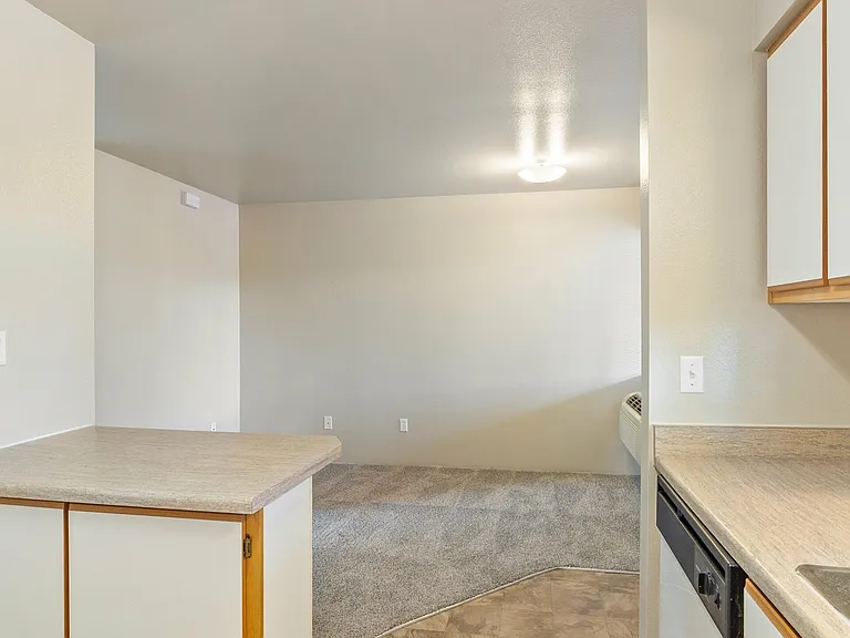 Brentwood Village — Photo 12