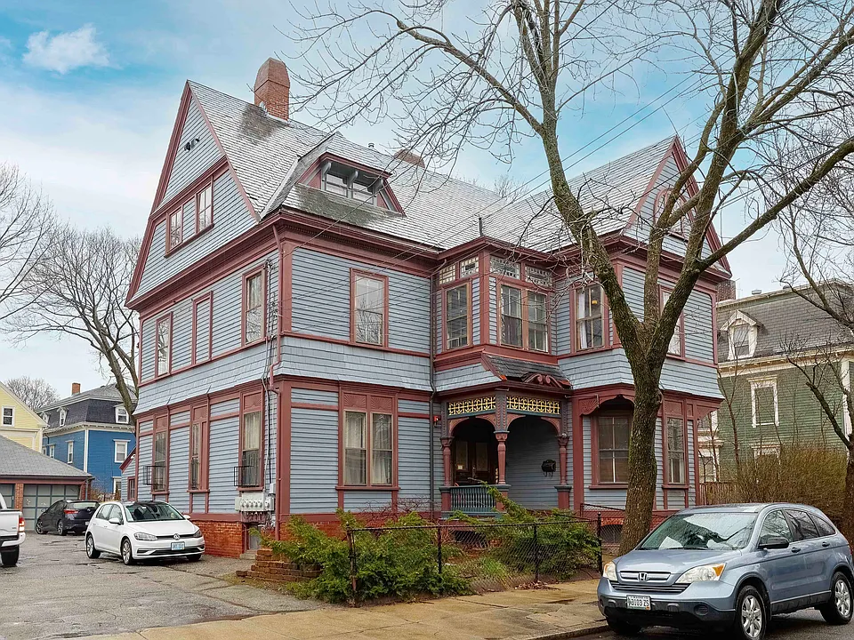 51 Chapin Ave #2L
