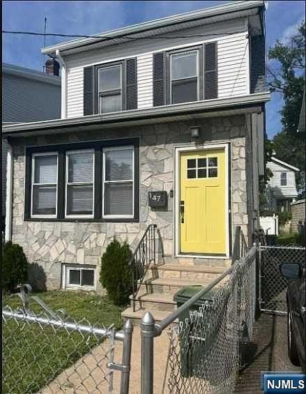 1st image of 147 Paine Ave