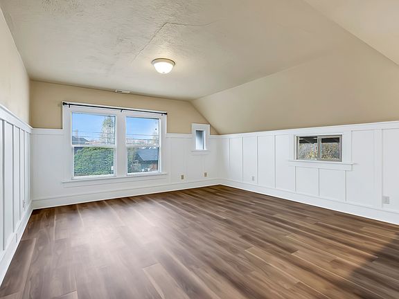 2nd image of 528 W Pioneer #2