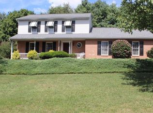 203 Kings Cross Rd, Lititz, PA 17543