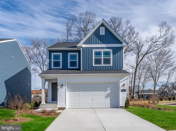 1212 Grove Ave, Shady Side, MD 20764