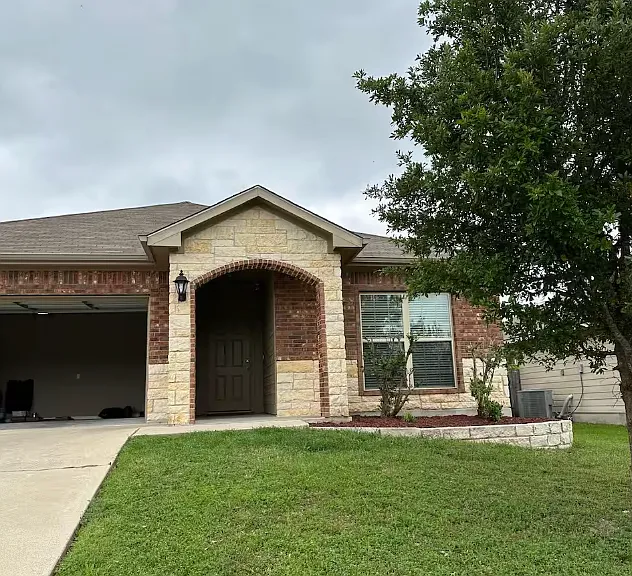 511 Parkfield Ln — Photo 1