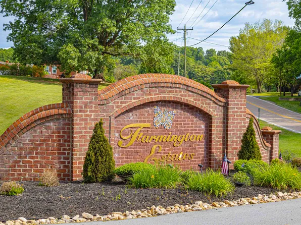 11 Farmington Dr, Staunton, VA 24401