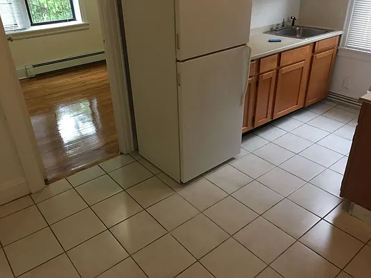 Rented by Metroline Realty | media 6