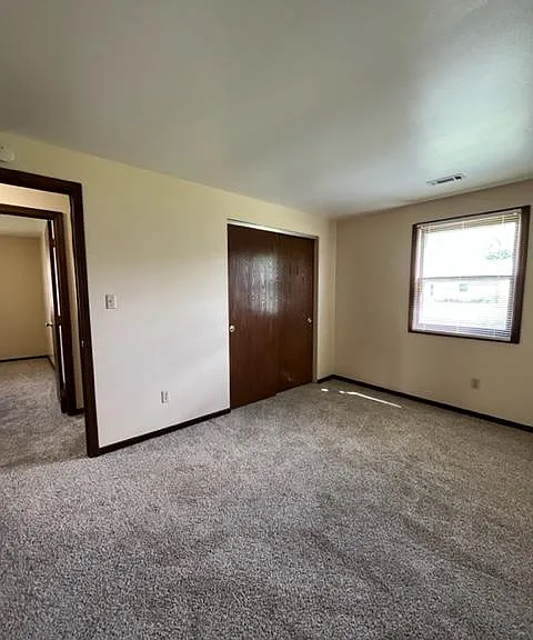 504 E Cook Rd — Photo 10