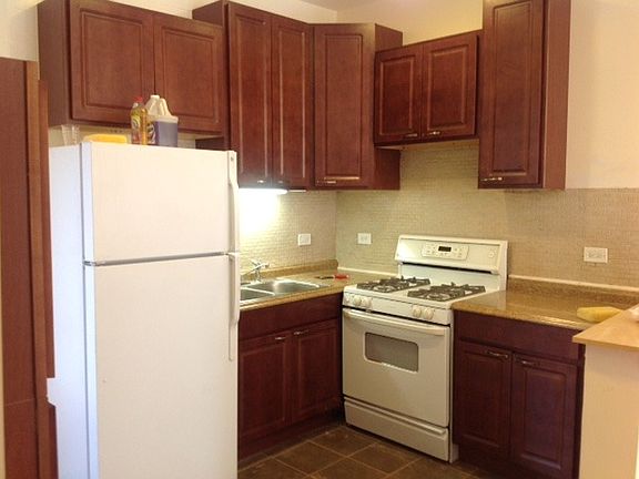 4th image of 1049 N Monticello Ave