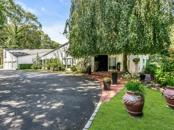 5 Carol Lane, Upper Brookville, NY 11545