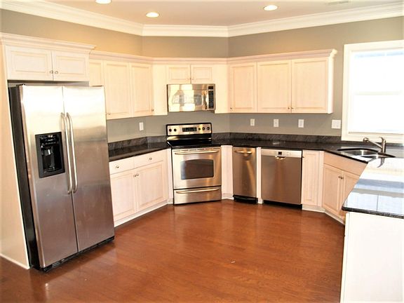 3rd image of 5101 Gorham Ave
