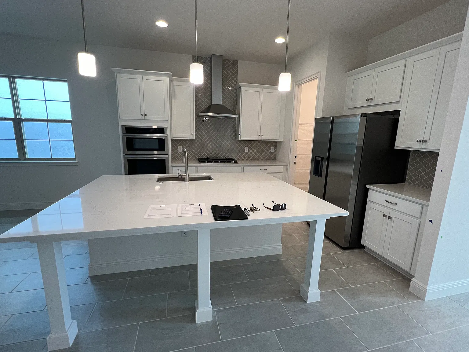 4 bed, 1893 sqft, $2,500 — Photo 2