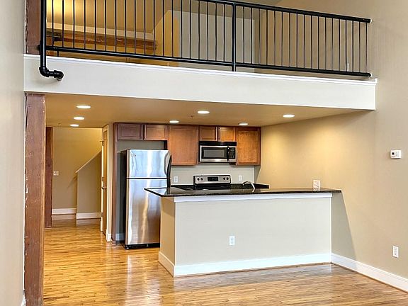 3rd image of 505 6th St SW #125