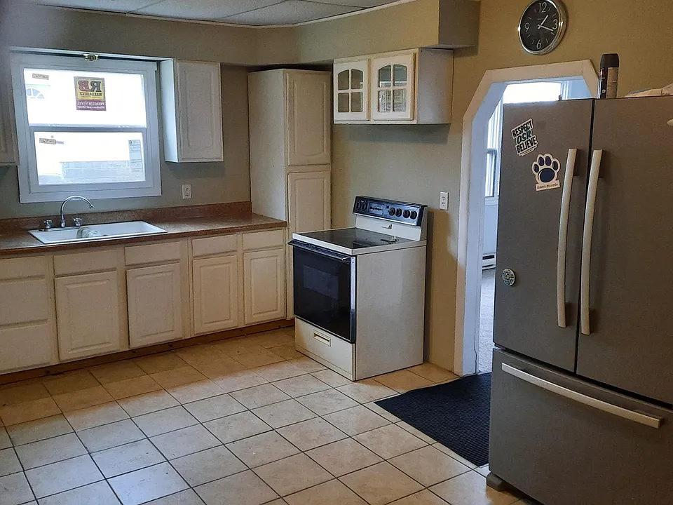 312 W Dubois Ave